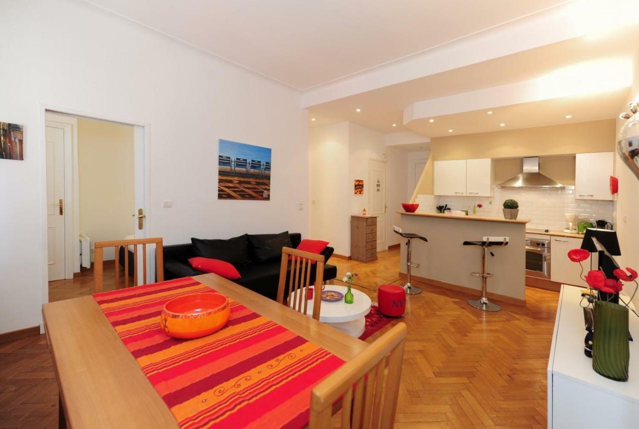 Le Savoy Palace - Five Stars Holiday House Nice Exteriör bild